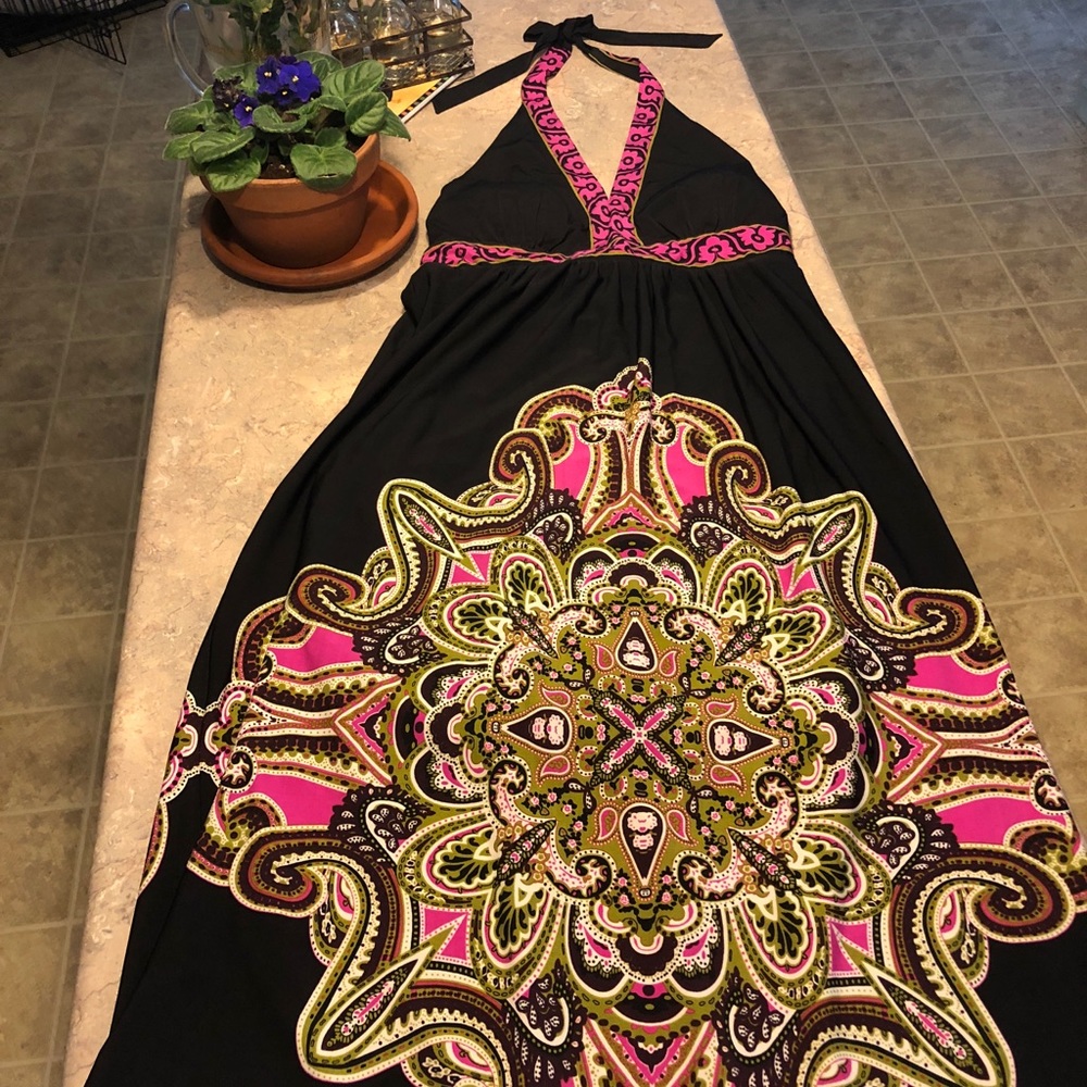 Ronni Nicole🦋 halter style maxi dress, Size L